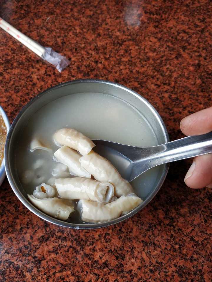 [食記] 臺南市 中西區 黃家碗粿 － 碗粿與四神湯，高C/P值好味道