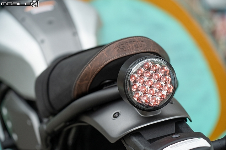 YAMAHA XSR700 試駕 迷人又不失運動性的新古典車款