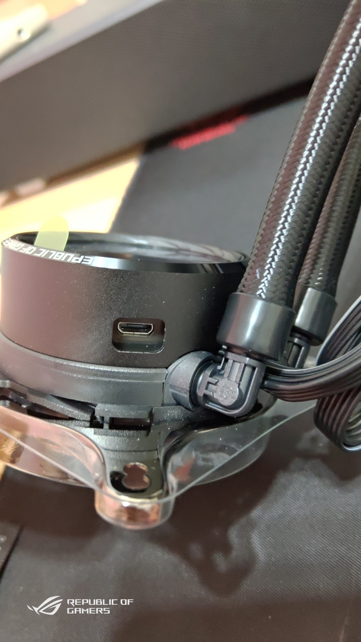 ROG RYUO 240一體式水冷（簡單開箱）