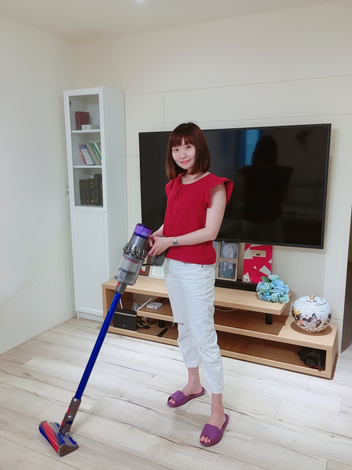 [開箱] 告別我的機器人女友之到不了的幸福 feat.全新Dyson V11™