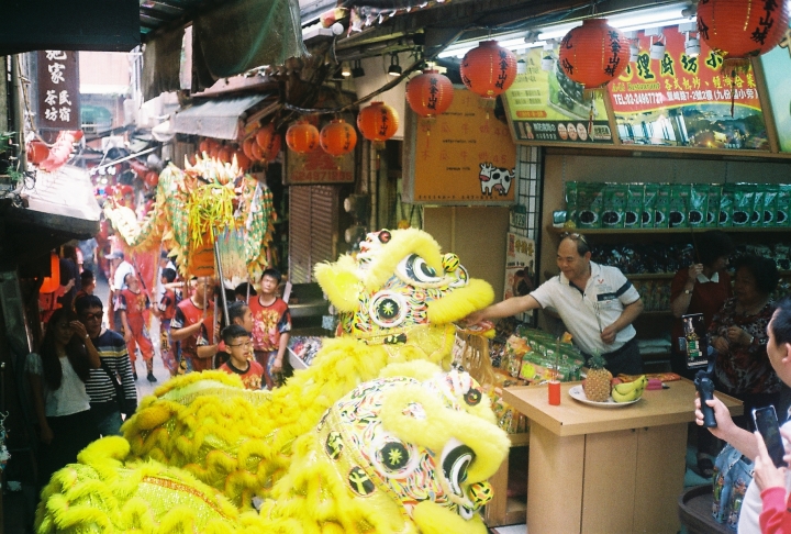 [Ricoh 500ST]沒有媽祖廟的九份迓媽祖[Kodak 400]