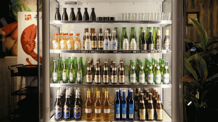 現撈活蝦新鮮美味，蔬食百匯種類眾多，千荷田蔬食百匯涮涮鍋ATT信義店