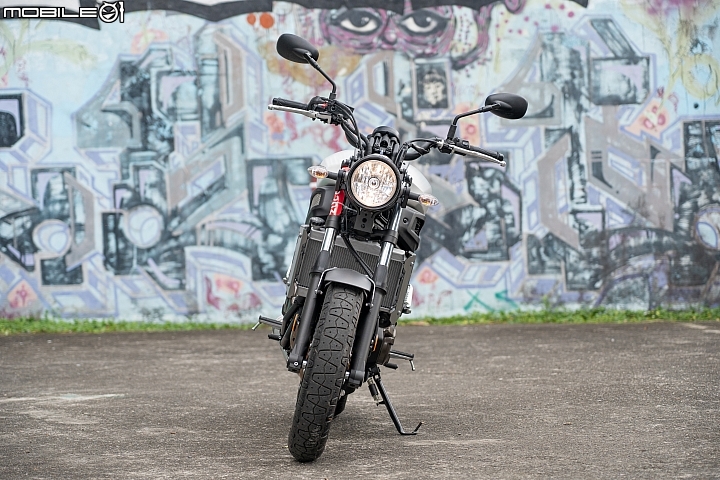 YAMAHA XSR700 試駕 迷人又不失運動性的新古典車款
