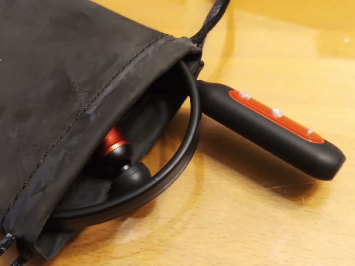 【簡單開箱】 M++ 掛頸藍牙運動耳機 | M++ necklace sporting bluetooth earphone