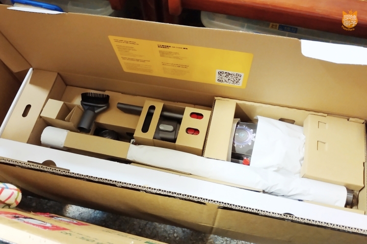《Dyson V11™無線吸塵器》柚子多樂貓爺堂試用報告：看貓奴宅夫妻如何將貓毛、灰塵肆虐的老房子打掃乾淨