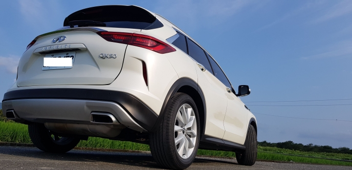 雨天操控Qx50--台11甲光豐公路(接--QX50心得--從她的美麗細節始)