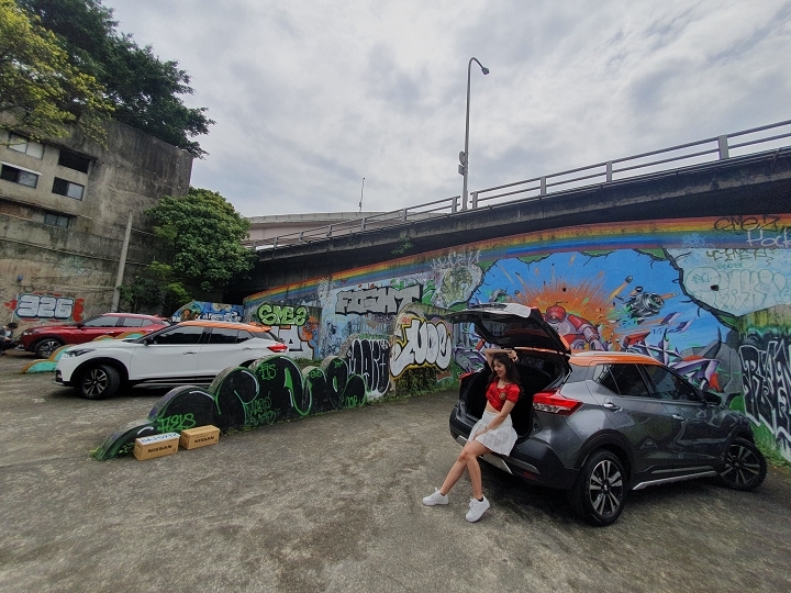 #給不容挑戰一腳！「KICKS城市任務挑戰賽」潮車配美人福利社大放送