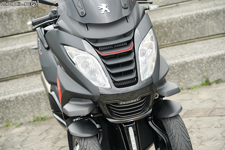 【採訪】三輪獅群來襲 PEUGEOT Metropolis 400 RX-R / 400 ALLURE 登台實拍介紹