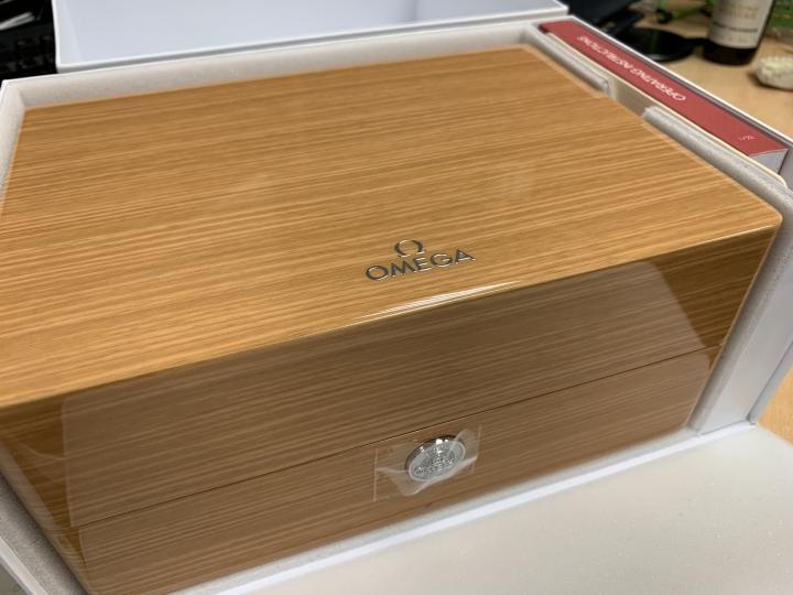 Aqua Terra GMT黑面開箱