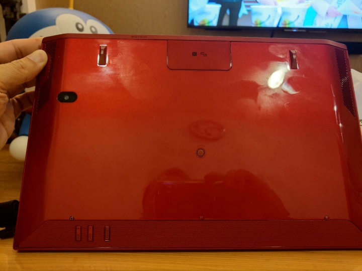 SONY VAIO DUO 13 紅色限量版
