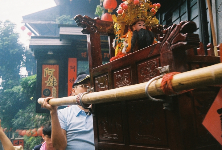 [Ricoh 500ST]沒有媽祖廟的九份迓媽祖[Kodak 400]
