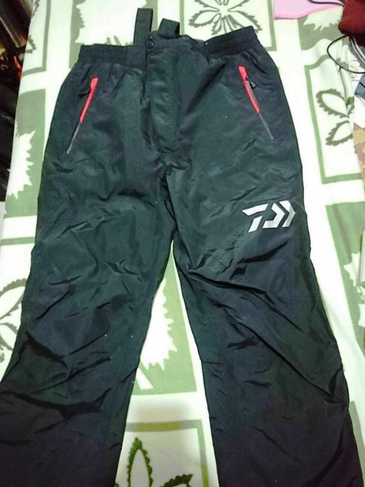 [開箱] Daiwa DR-3108雨衣無實穿版簡介