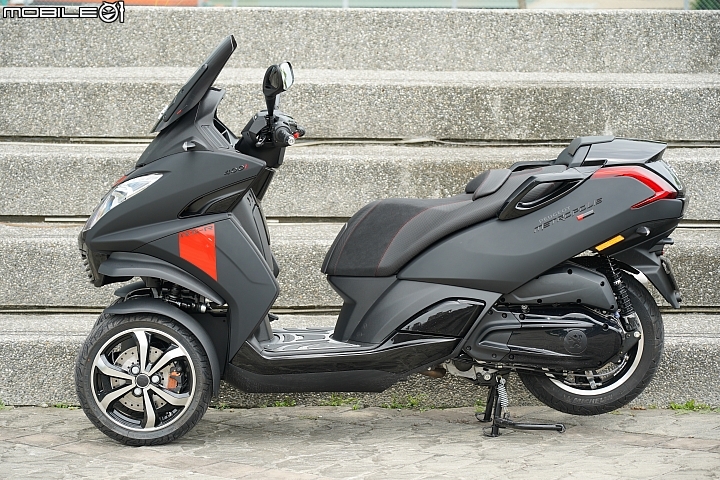 【採訪】三輪獅群來襲 PEUGEOT Metropolis 400 RX-R / 400 ALLURE 登台實拍介紹