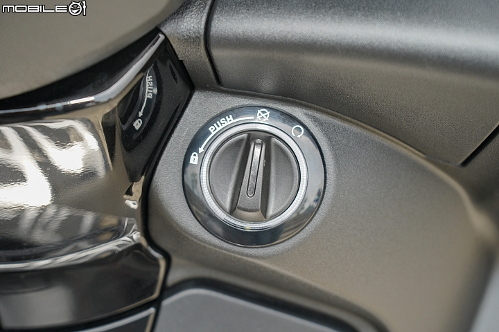 【採訪】三輪獅群來襲 PEUGEOT Metropolis 400 RX-R / 400 ALLURE 登台實拍介紹