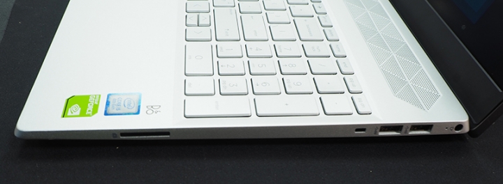 HP Pavilion 15-cs2007tx 小開箱及拆機 (i5-8265 / MX250 顯卡版)