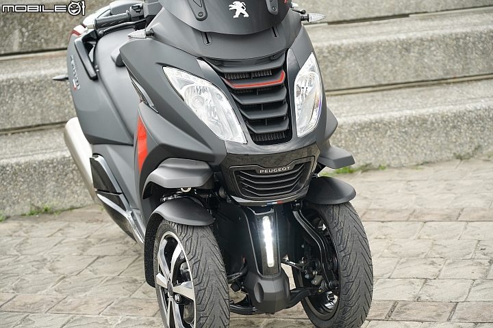 【採訪】三輪獅群來襲 PEUGEOT Metropolis 400 RX-R / 400 ALLURE 登台實拍介紹