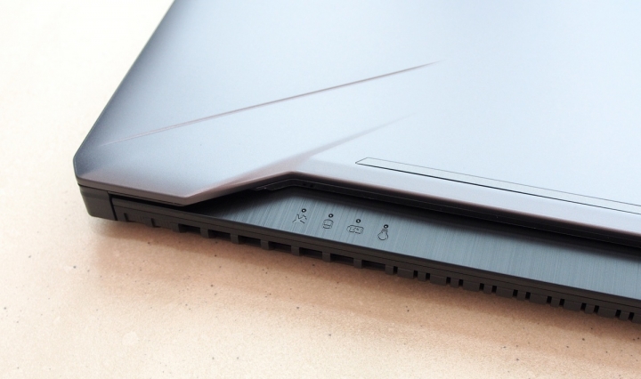 Ryzen 崛起 ASUS TUF GAMING FX505DU 電競筆電開箱