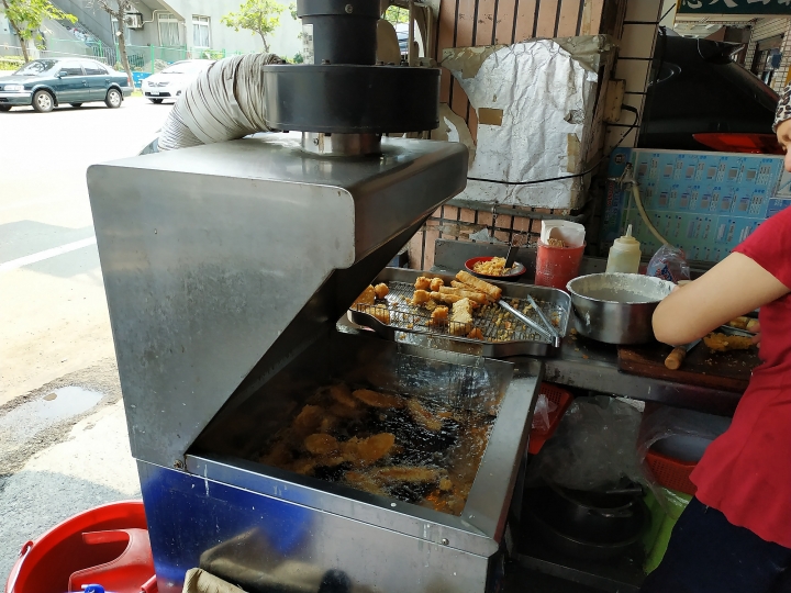 [食記] 臺南市 中西區 黃家碗粿 － 碗粿與四神湯，高C/P值好味道