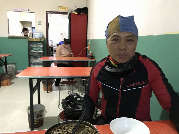絲路騎行壯遊記 從敦煌到烏魯木齊