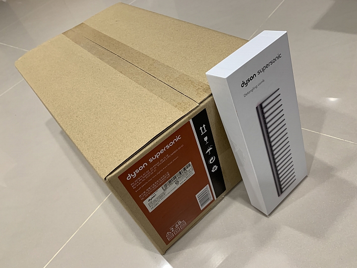 【開箱】真的假的 ?  買一台DYSON吹風機給貓主子吹毛用