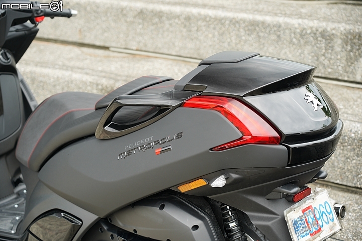 【採訪】三輪獅群來襲 PEUGEOT Metropolis 400 RX-R / 400 ALLURE 登台實拍介紹