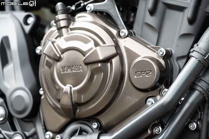 YAMAHA XSR700 試駕 迷人又不失運動性的新古典車款
