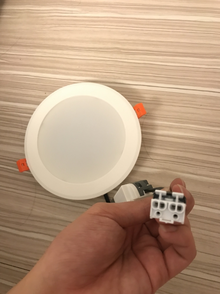 關於更換LED崁燈…