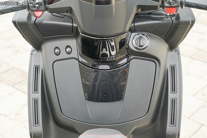 【採訪】三輪獅群來襲 PEUGEOT Metropolis 400 RX-R / 400 ALLURE 登台實拍介紹