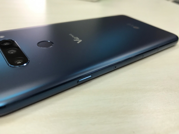 LG V40 摩洛哥藍開箱