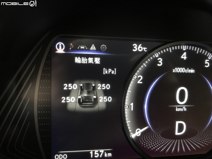 UX 大燈距離高度.出場胎壓 調整