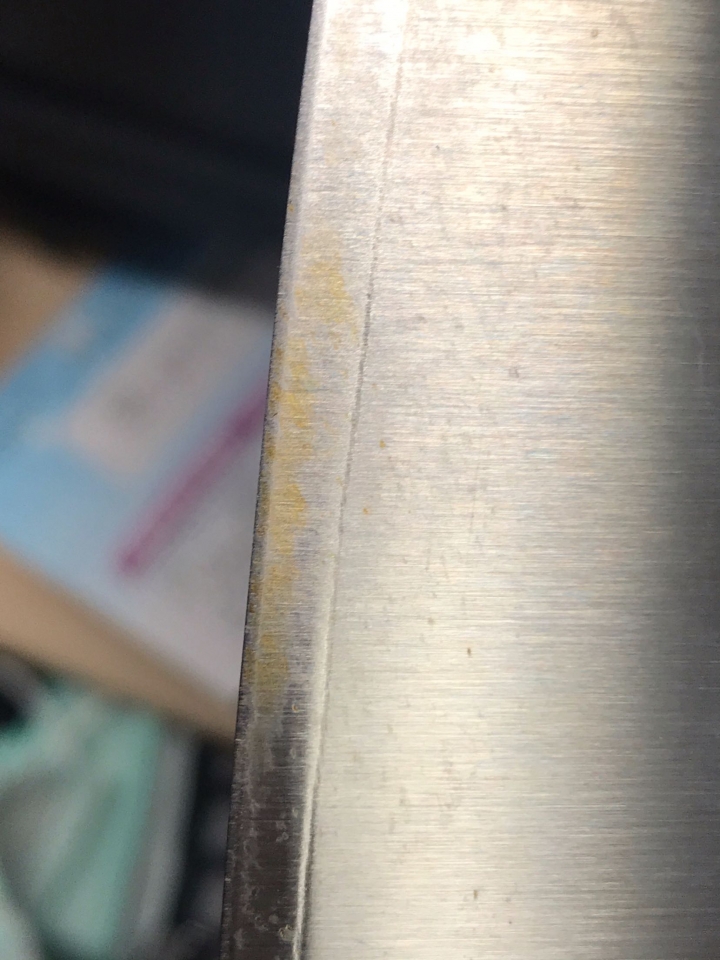 請教藤次郎這樣是不是生鏽了