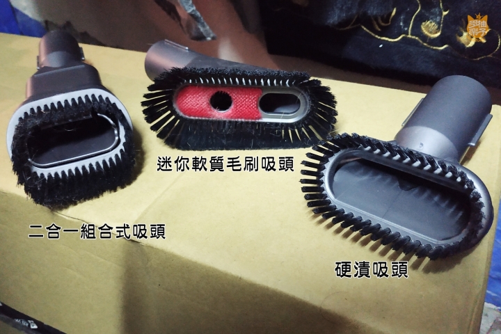 《Dyson V11™無線吸塵器》柚子多樂貓爺堂試用報告：看貓奴宅夫妻如何將貓毛、灰塵肆虐的老房子打掃乾淨