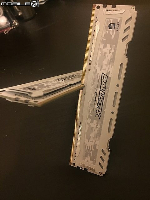 [開箱] [超激Buy] 美光 LT競技版 DDR4 3200 8Gx2