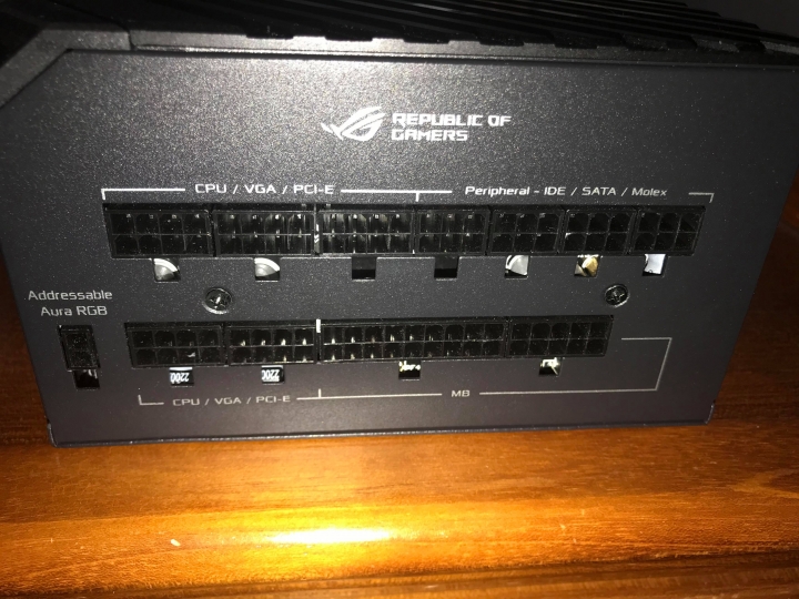 [5/14更新，是異物入侵，非產品有問題]ASUS ROG Thor 850W Power疑似燒起來...