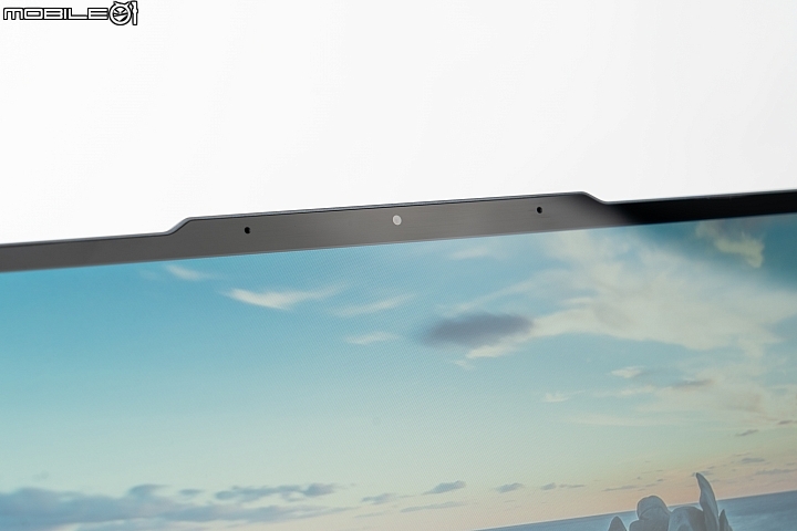 ASUS ZenBook S13 UX392 輕、薄、美三位一體！