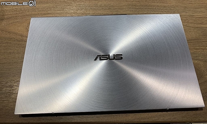 97%高屏佔比新美型1.1公斤輕薄機Zenbook S13 UX392FN 新機開箱