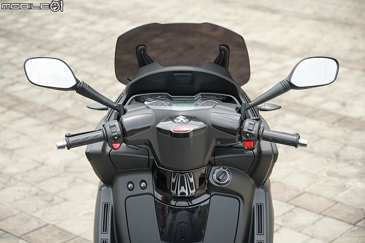 【採訪】三輪獅群來襲 PEUGEOT Metropolis 400 RX-R / 400 ALLURE 登台實拍介紹