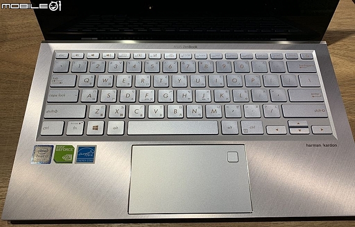 97%高屏佔比新美型1.1公斤輕薄機Zenbook S13 UX392FN 新機開箱