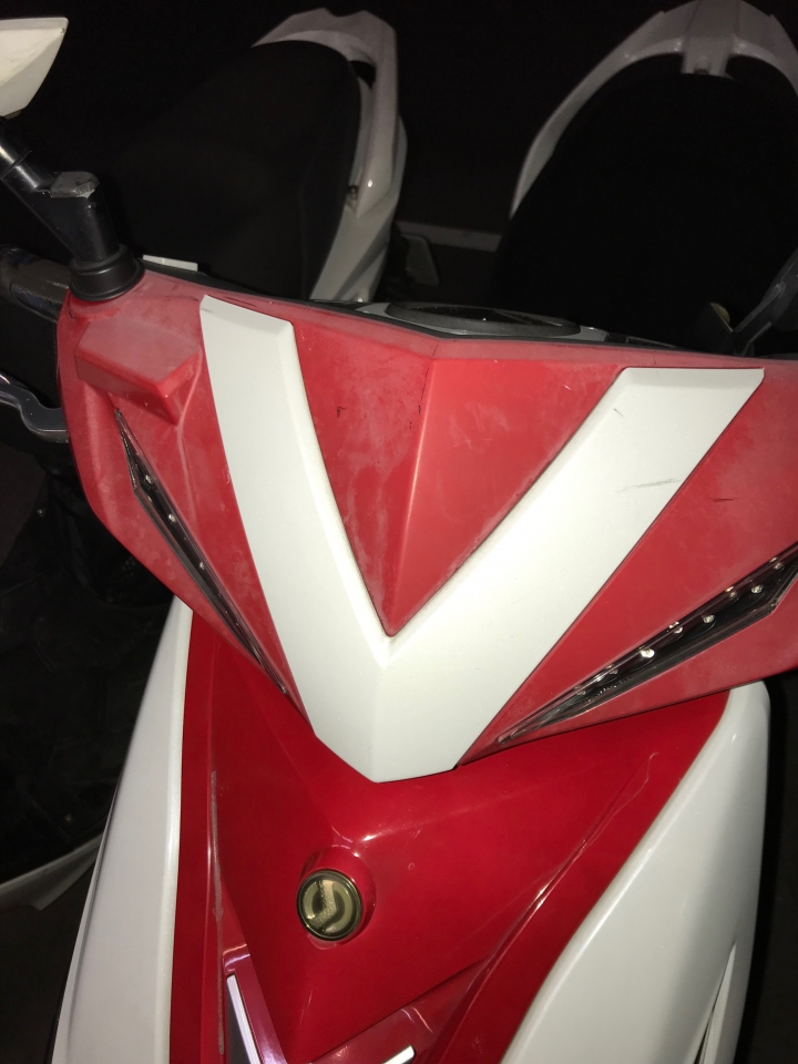 機車的車殼掉漆白化 烤漆或是換車殼哪個好??