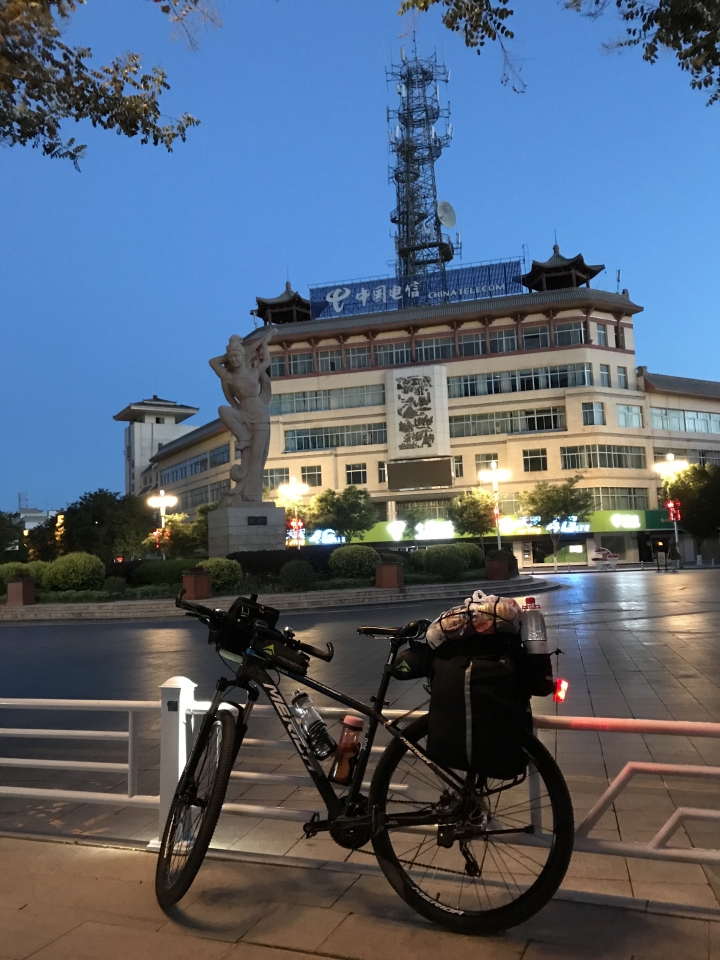 絲路騎行壯遊記 從敦煌到烏魯木齊