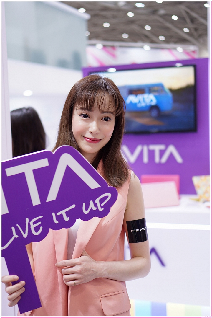 人肉搜索貓持續肉搜SG更新中!!【COMPUTEX 2019】Show Girl 趴兔!! P圖也要跟她圈在一起