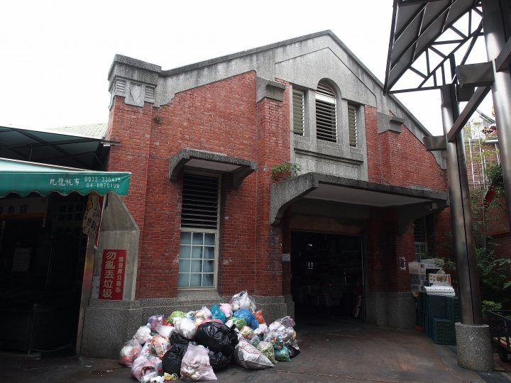彰化 北斗 北斗紅磚市場 — 轉彎巧遇百年老市場