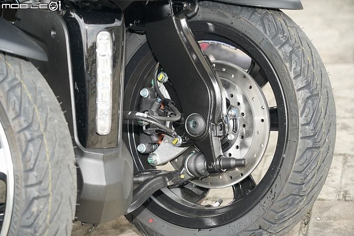 【採訪】三輪獅群來襲 PEUGEOT Metropolis 400 RX-R / 400 ALLURE 登台實拍介紹