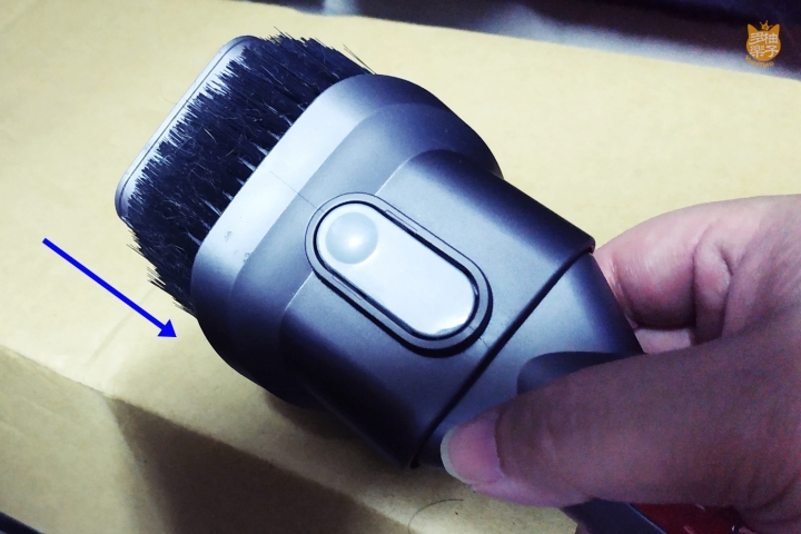 《Dyson V11™無線吸塵器》柚子多樂貓爺堂試用報告：看貓奴宅夫妻如何將貓毛、灰塵肆虐的老房子打掃乾淨
