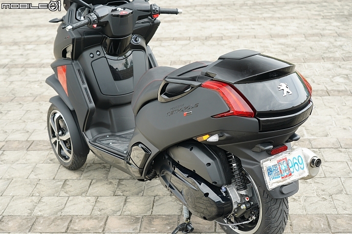 【採訪】三輪獅群來襲 PEUGEOT Metropolis 400 RX-R / 400 ALLURE 登台實拍介紹