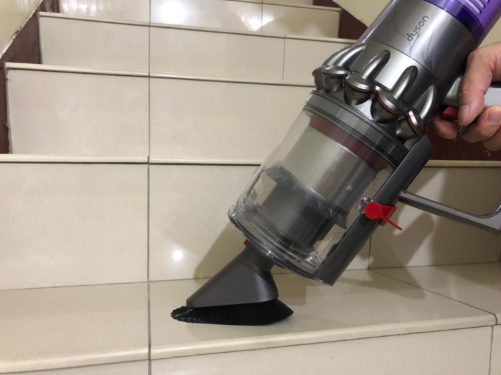 《Dyson V11™無線吸塵器》試用心得★我的居家六種場地清掃分享★