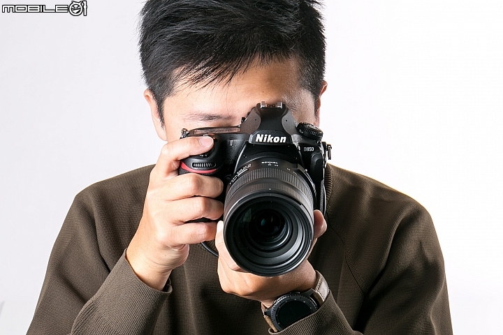Tamron 35-150mm f/2.8-4 Di VC OSD（Model A043）小廣角至中望遠兼備 輕巧又不失畫質！