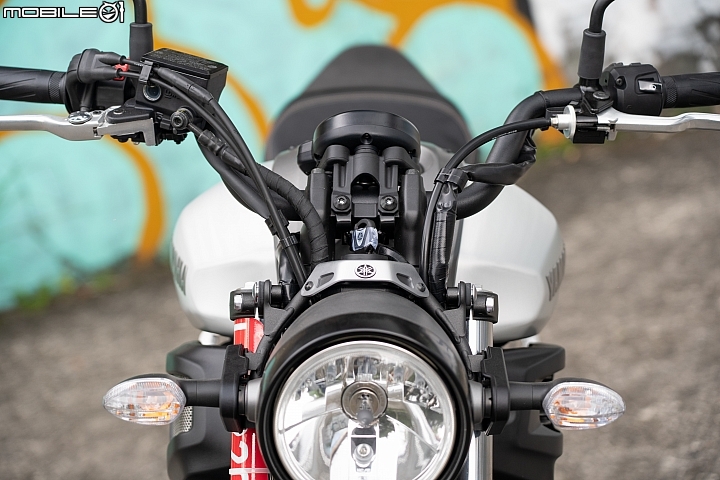 YAMAHA XSR700 試駕 迷人又不失運動性的新古典車款