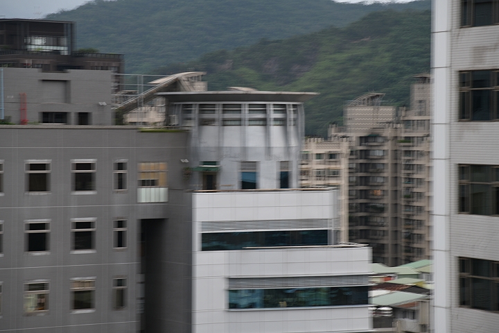 Tamron 35-150mm f/2.8-4 Di VC OSD（Model A043）小廣角至中望遠兼備 輕巧又不失畫質！