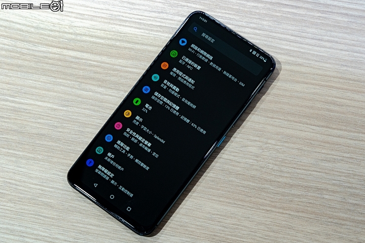 華碩ZenFone 6揭曉：旗艦混搭中階好料、驚喜處在翻轉雙鏡